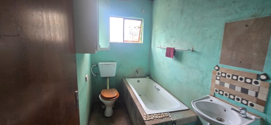 2 Bedroom Property for Sale in Bloemside 4 Free State
